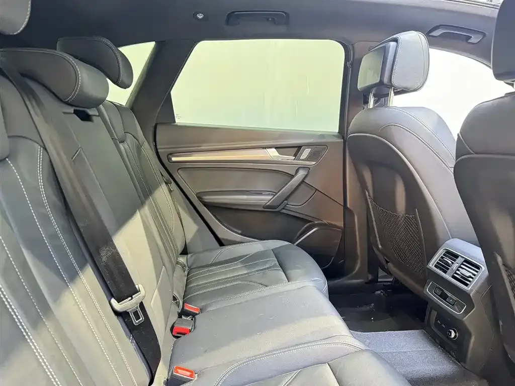 Audi Q5L 2023 из CN, фото 7