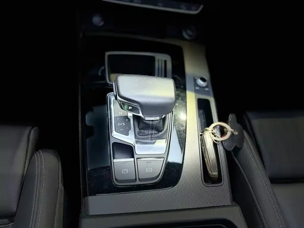 Audi Q5L 2023 из CN, фото 9