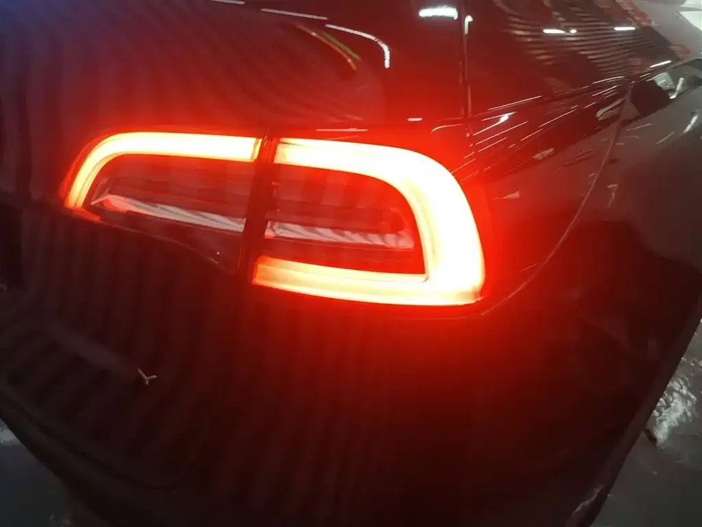 Tesla Model Y 2024 из CN, фото 8