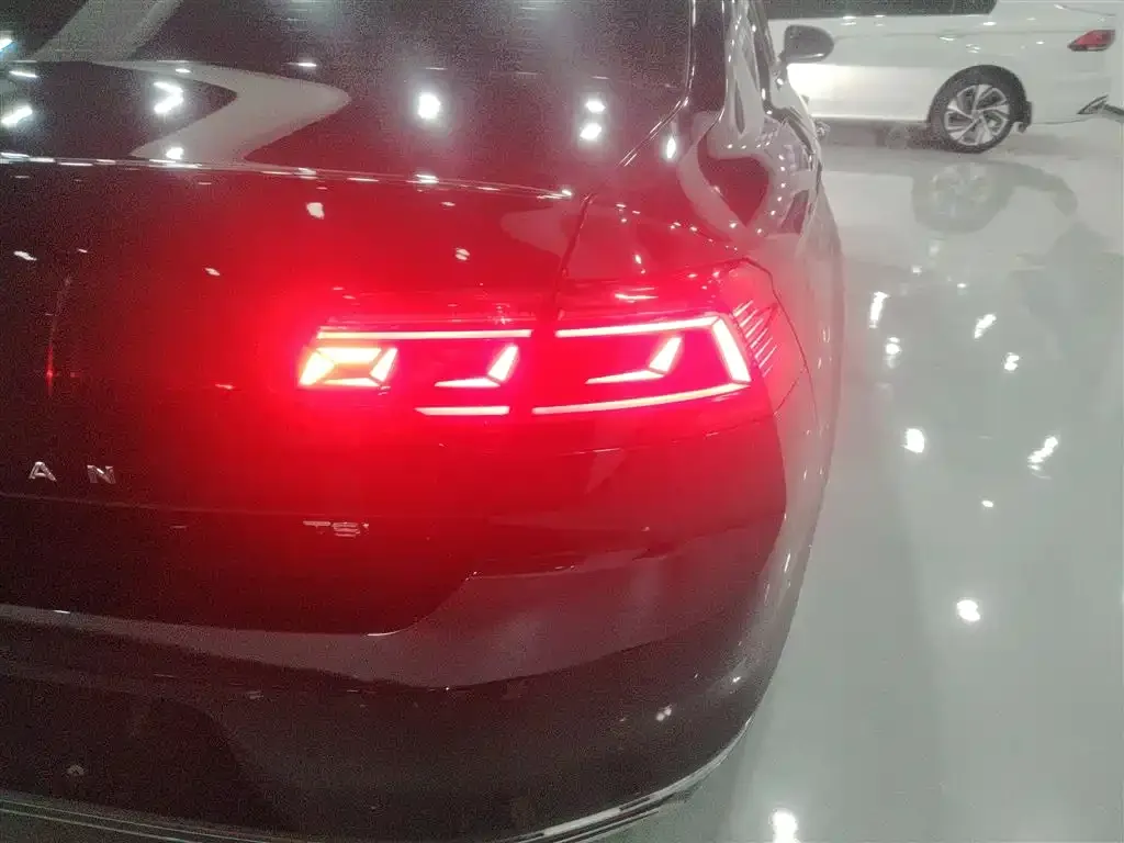 Volkswagen Magotan 2021 из CN, фото 8