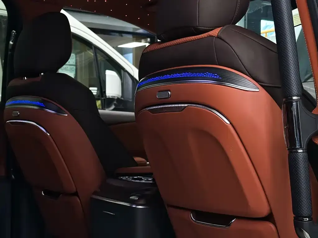 Toyota Granvia 2024 из CN, фото 6