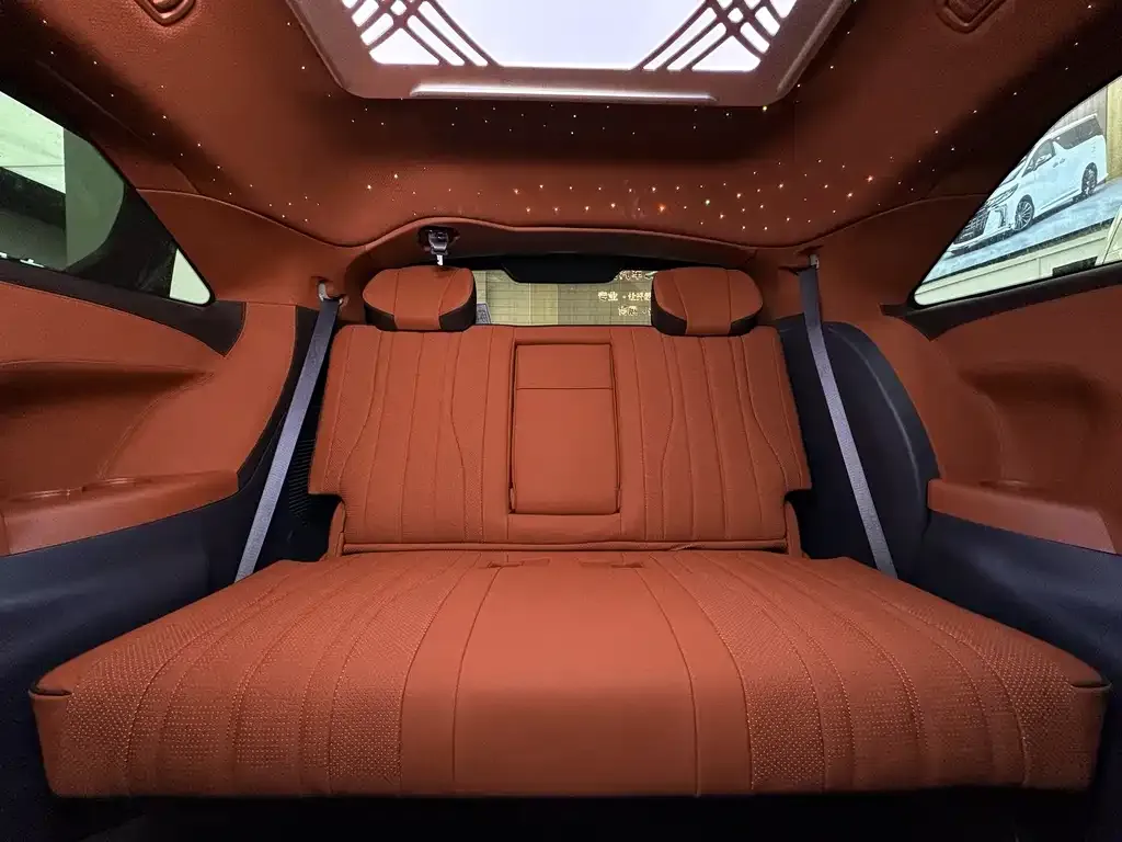 Toyota Granvia 2024 из CN, фото 8
