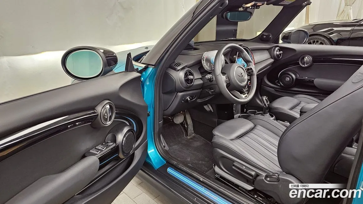Mini Cooper Convertible 2023 из KR, фото 10