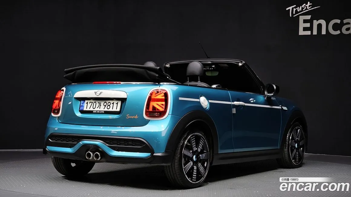 Mini Cooper Convertible 2023 из KR, фото 2