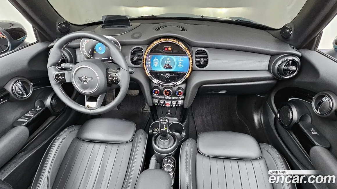 Mini Cooper Convertible 2023 из KR, фото 7