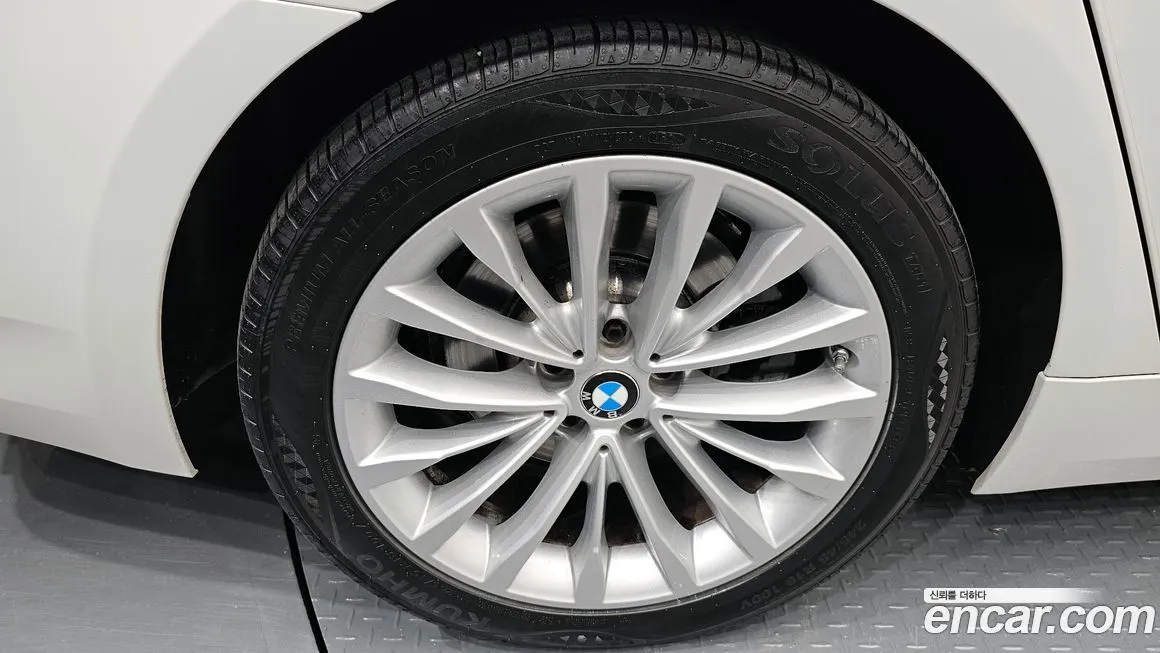 BMW 5-Series 2023 из KR, фото 5