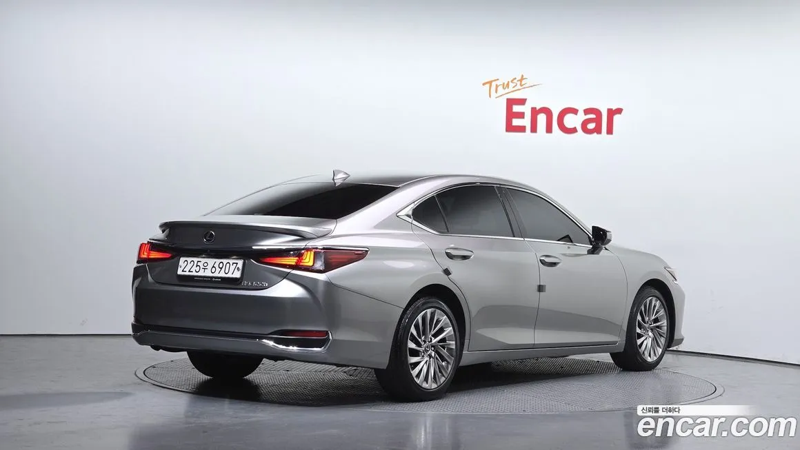 Lexus ES 2023 из KR, фото 2