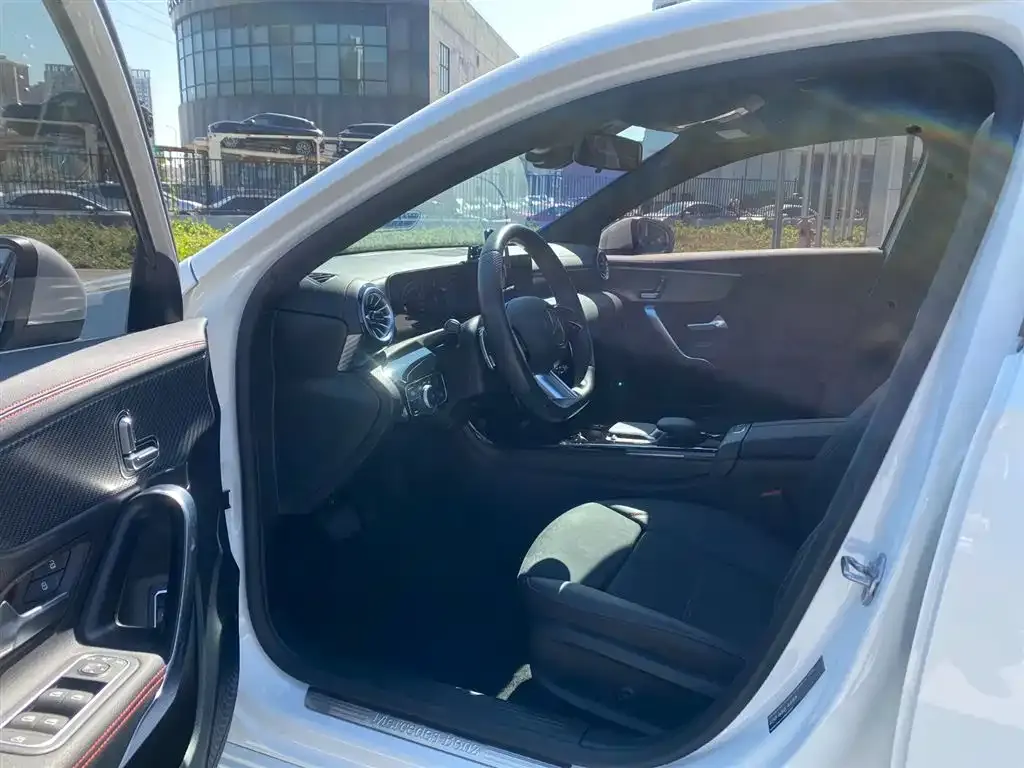 Mercedes-Benz A-Class 2023 из CN, фото 3