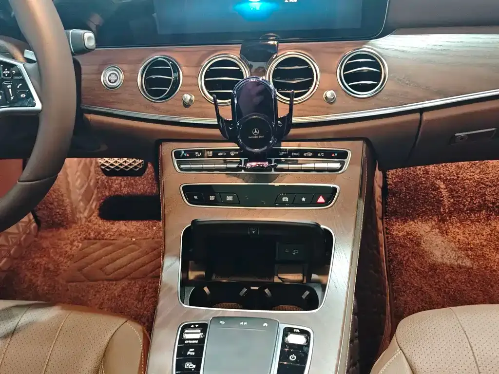 Mercedes-Benz E-Class 2023 из CN, фото 10