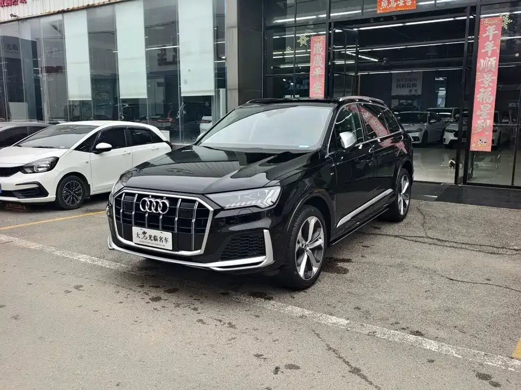 Audi Q7 2022 из CN, фото 1