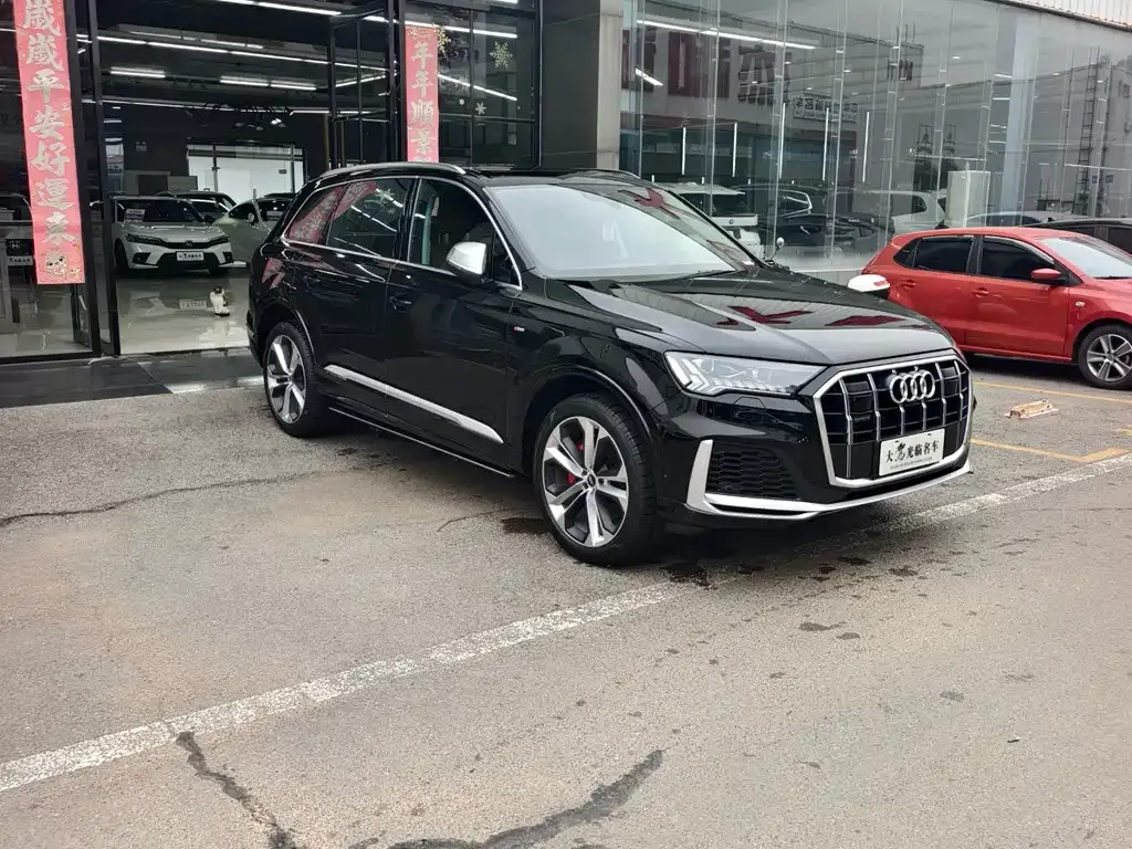 Audi Q7 2022 из CN, фото 3