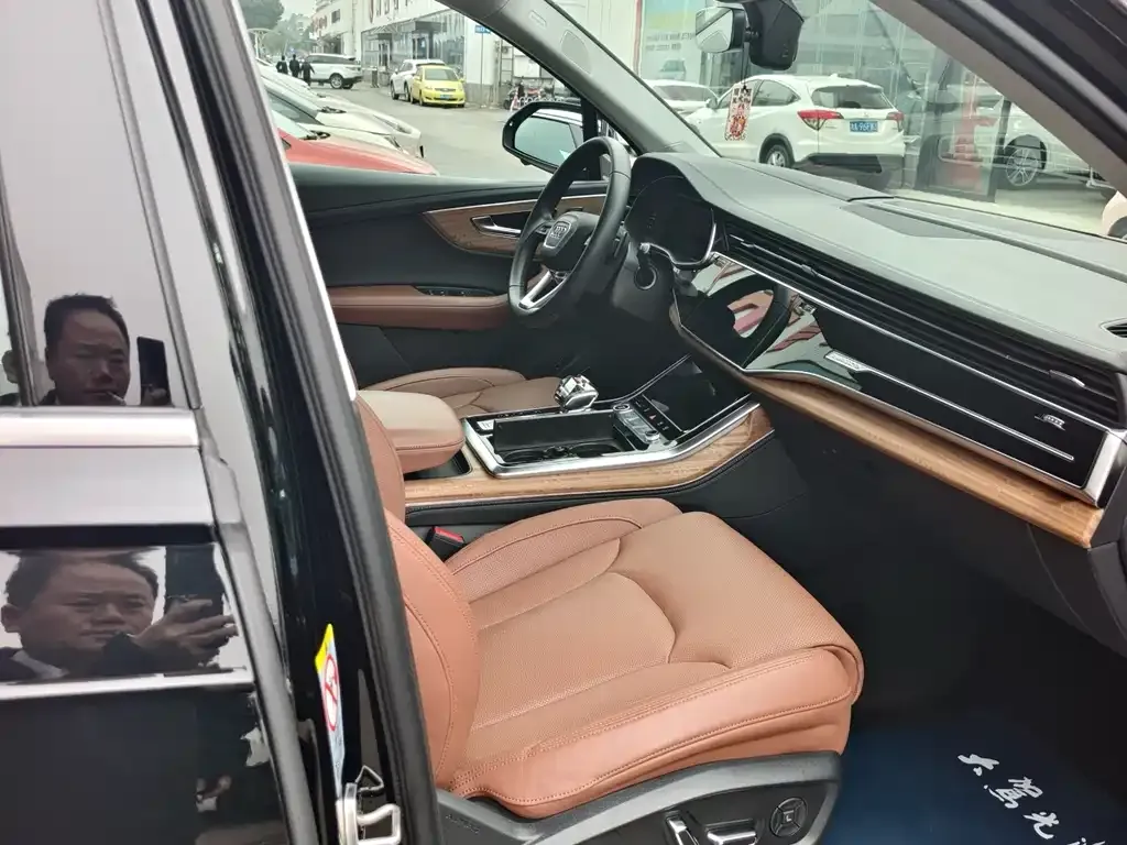 Audi Q7 2022 из CN, фото 5