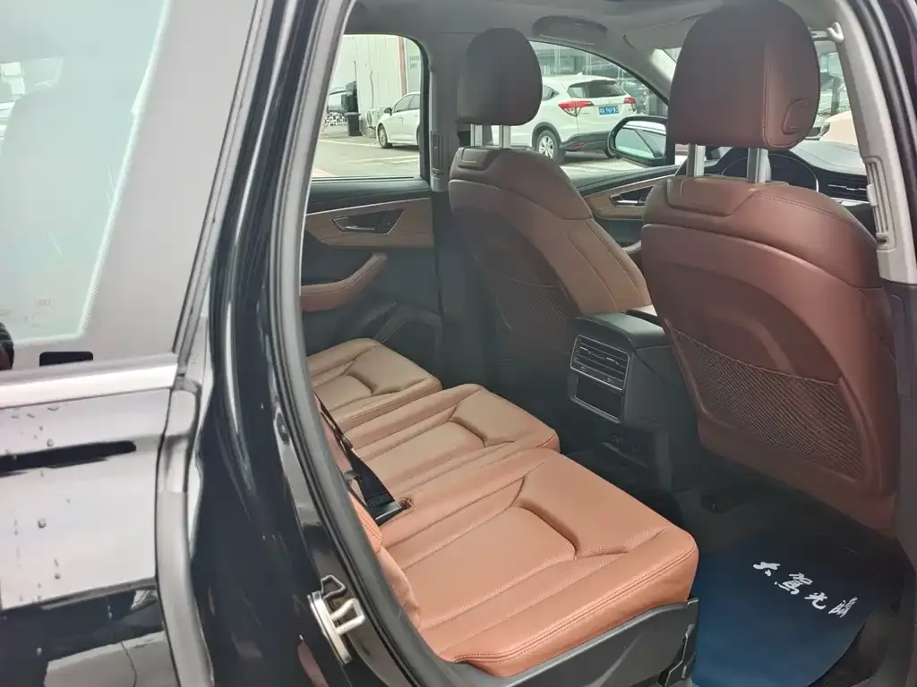 Audi Q7 2022 из CN, фото 6