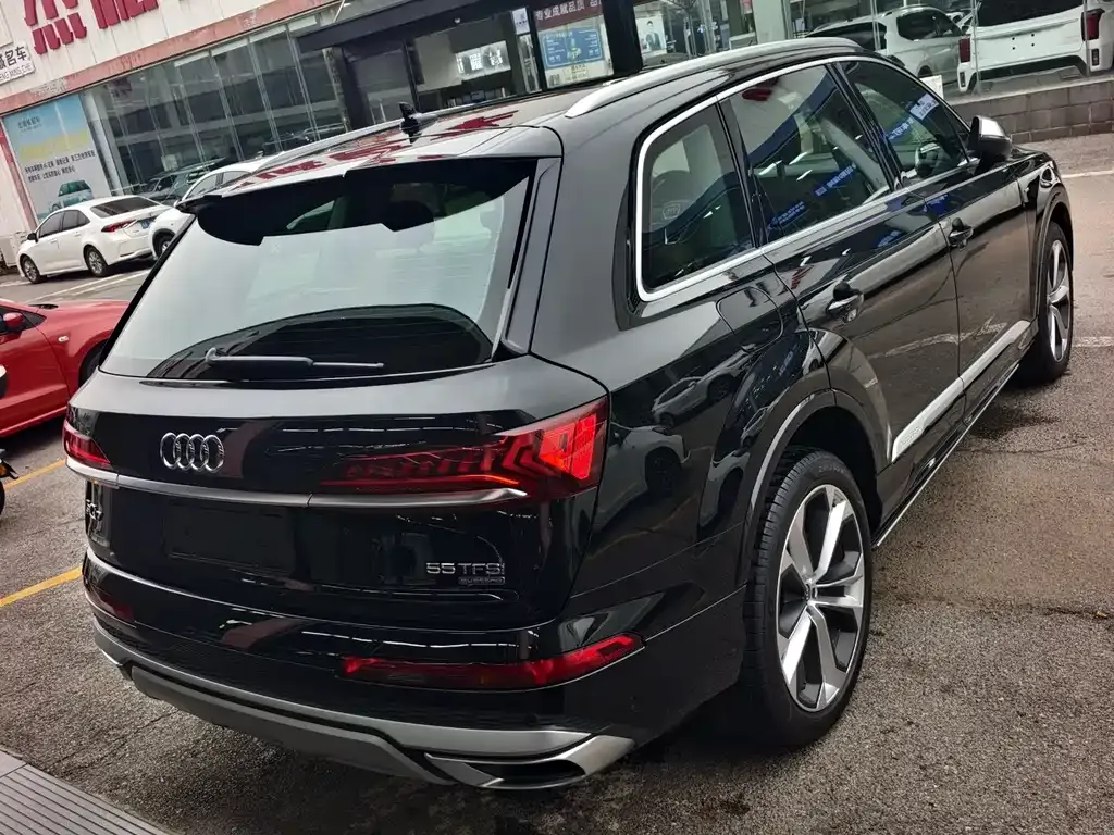 Audi Q7 2022 из CN, фото 7