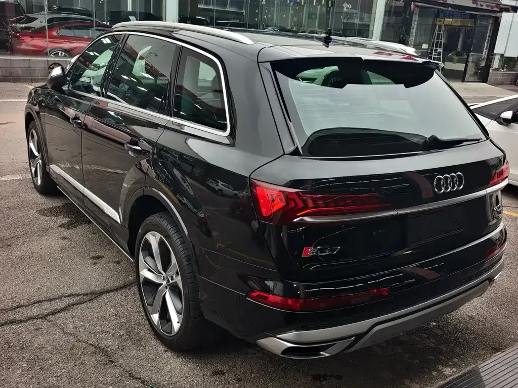 Audi Q7 2022 из CN, фото 8