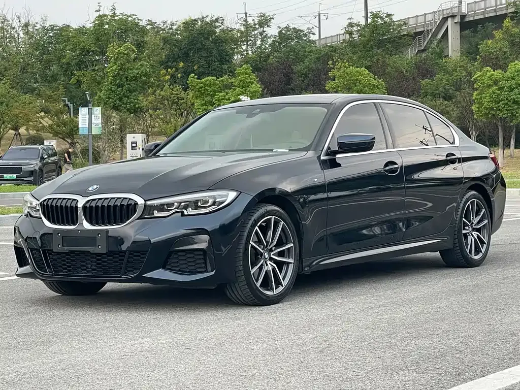 BMW 3 Series 2021 из CN, фото 1
