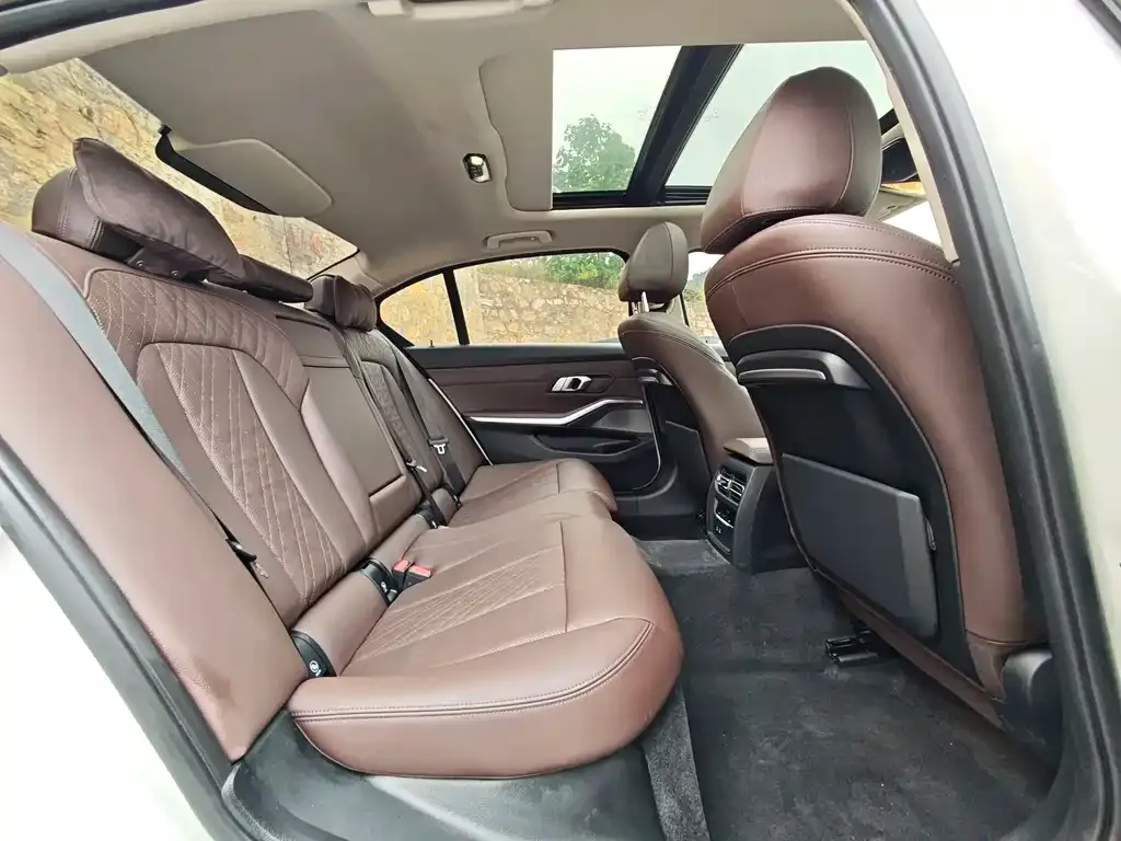 BMW 3 Series 2022 из CN, фото 7