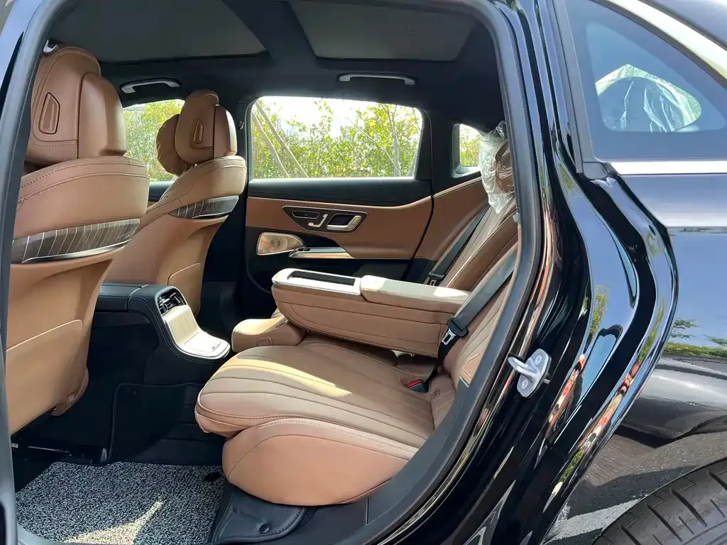 Mercedes-Benz E-Class 2025 из CN, фото 4