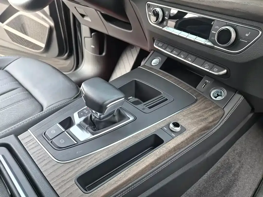 Audi Q5L 2022 из CN, фото 10