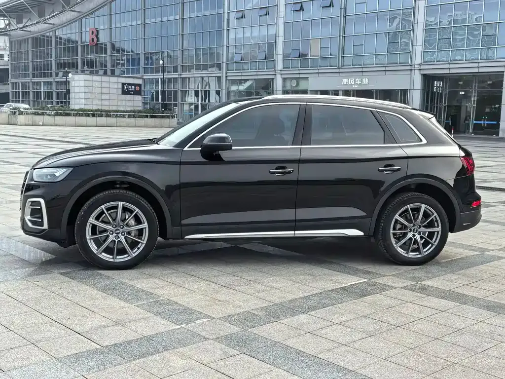 Audi Q5L 2022 из CN, фото 3