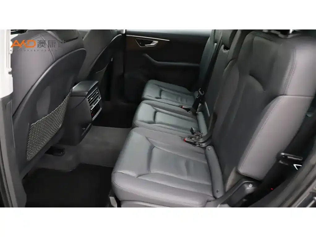 Audi Q7 2021 из CN, фото 7
