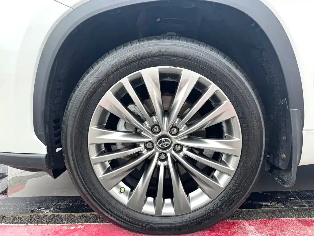 Toyota Highlander 2024 из CN, фото 10