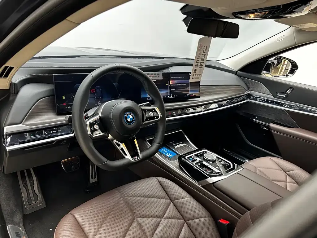 BMW i7 2023 из CN, фото 10