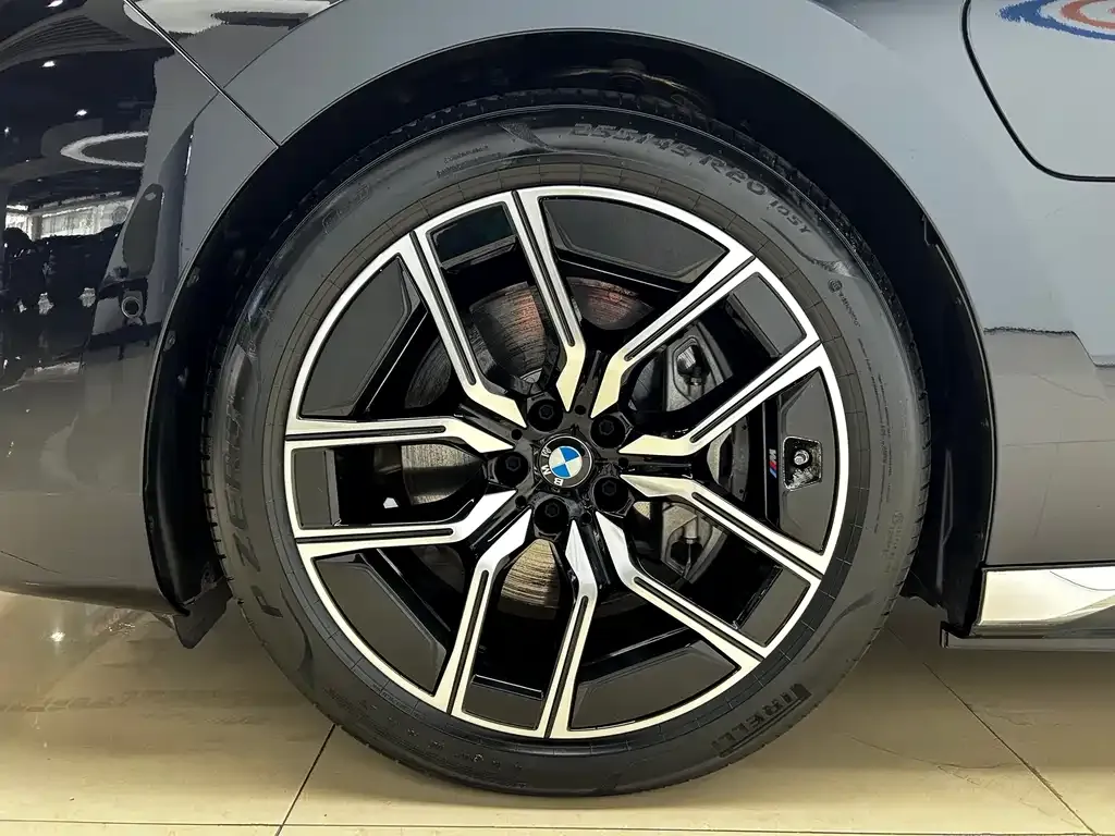 BMW i7 2023 из CN, фото 4