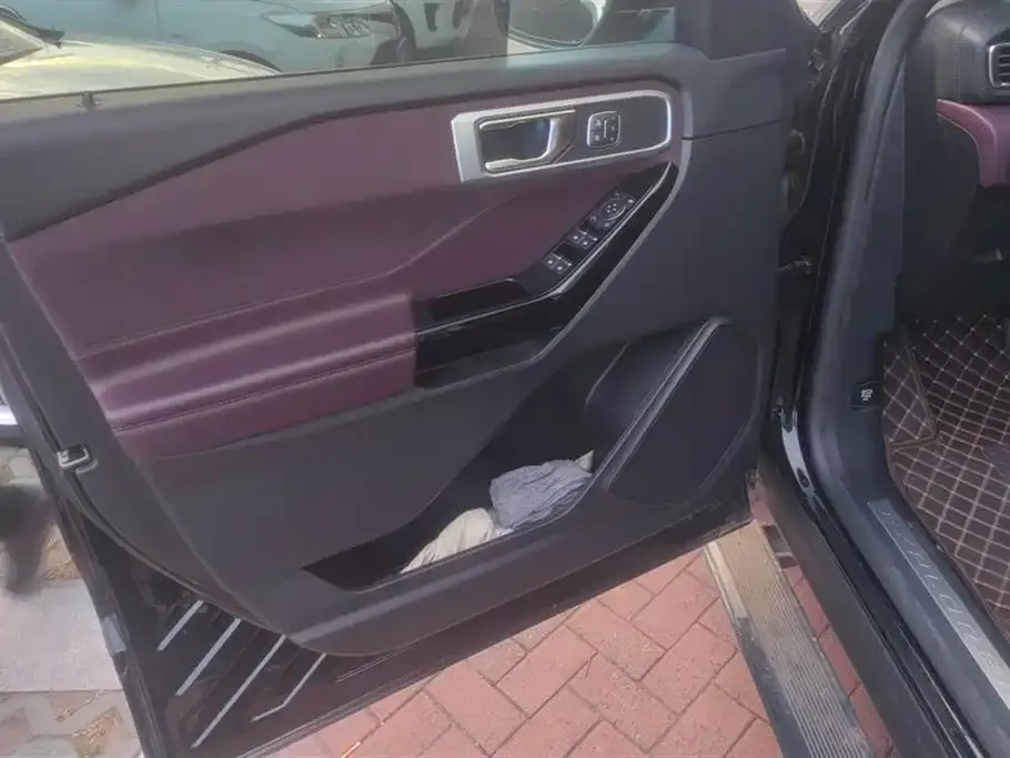 Ford Explorer 2022 из CN, фото 7
