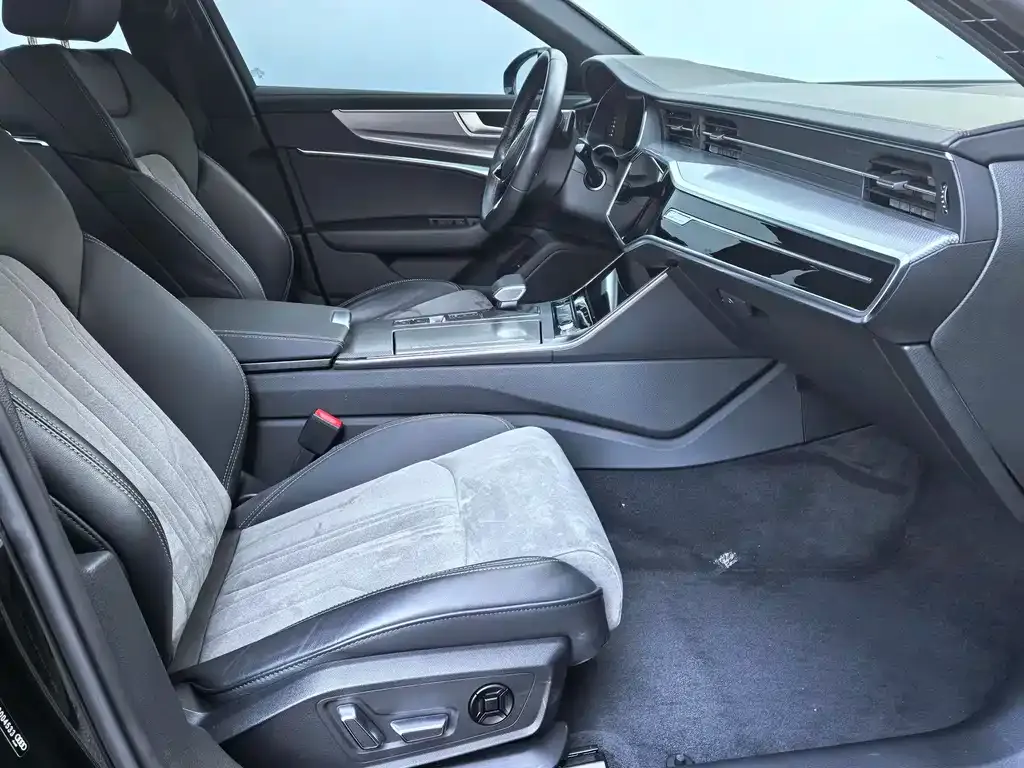 Audi A6L 2024 из CN, фото 5