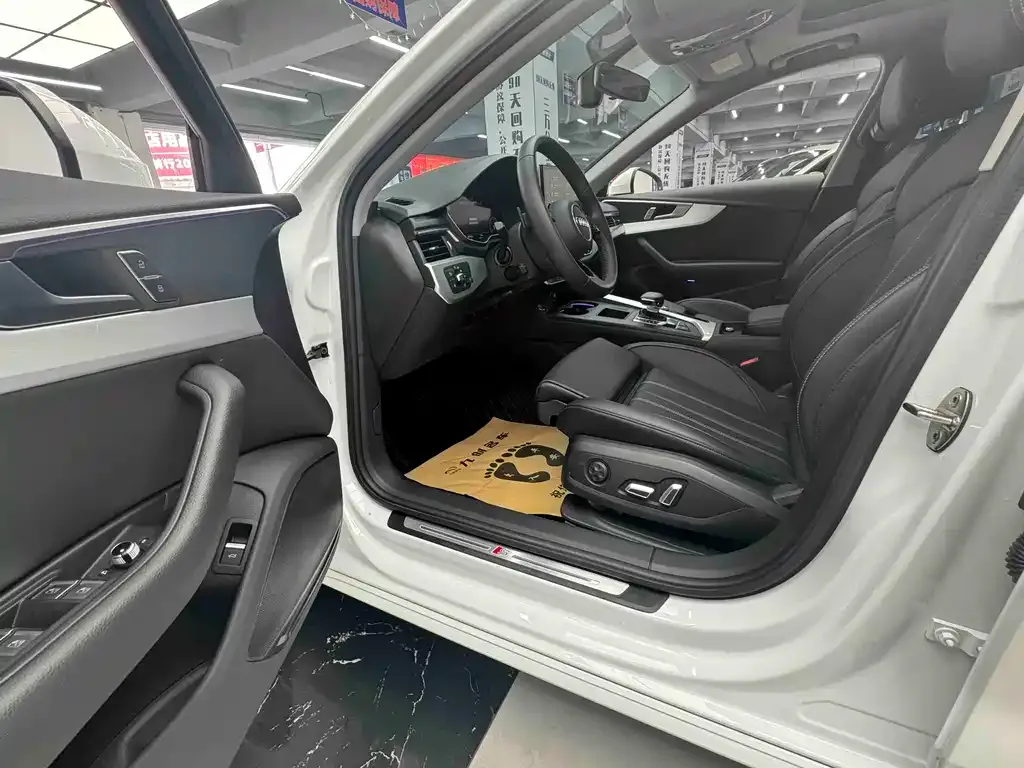 Audi A4L 2024 из CN, фото 10