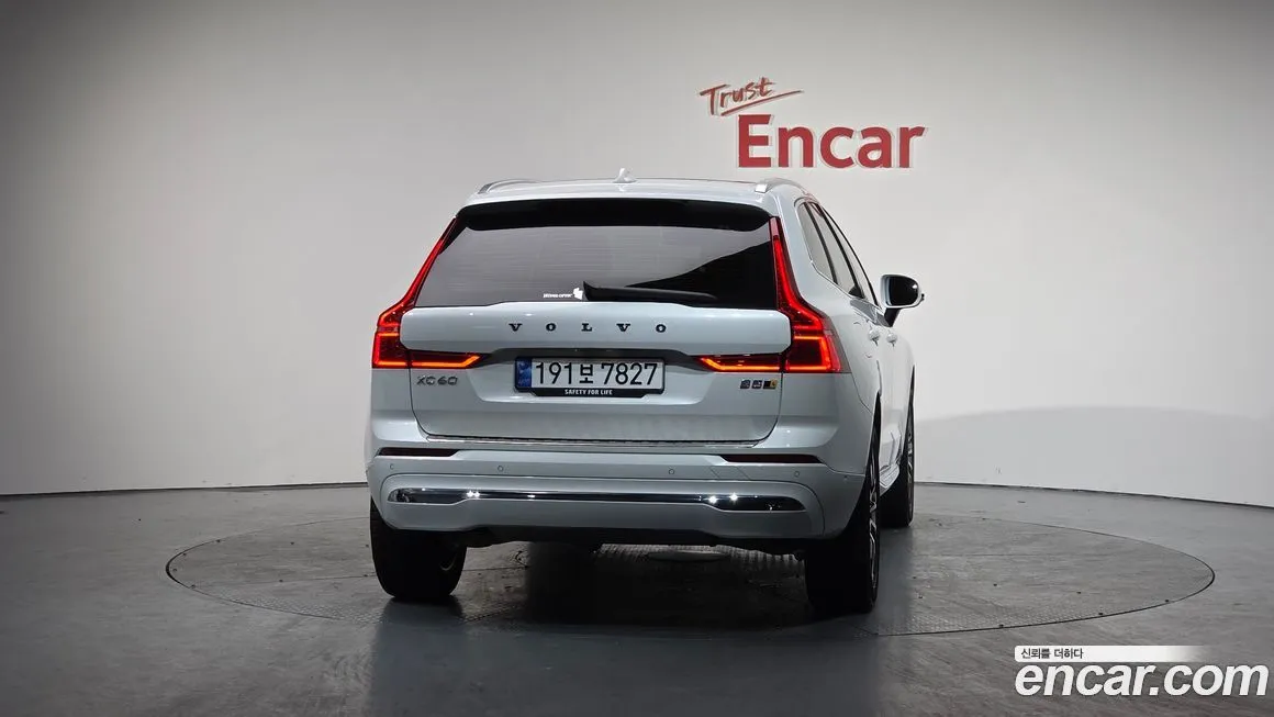 Volvo XC60 — фото 4