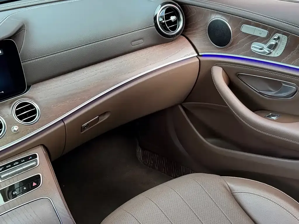 Mercedes-Benz E-Class 2023 из CN, фото 7