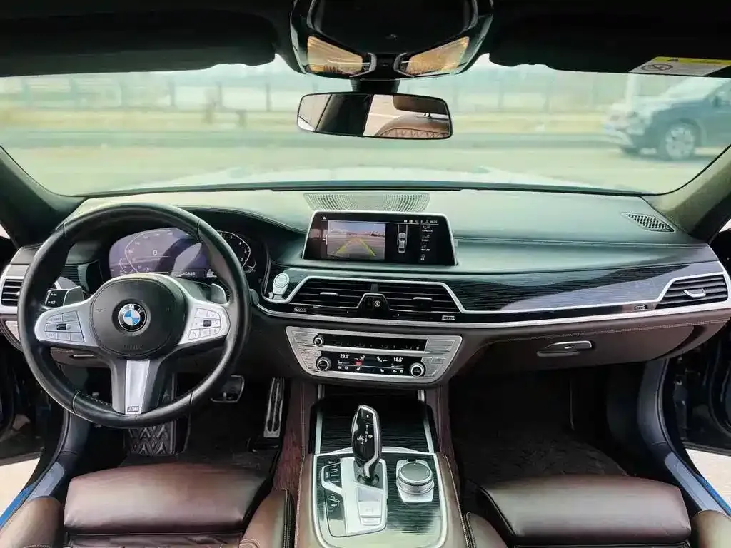 BMW 7 Series 2021 из CN, фото 7