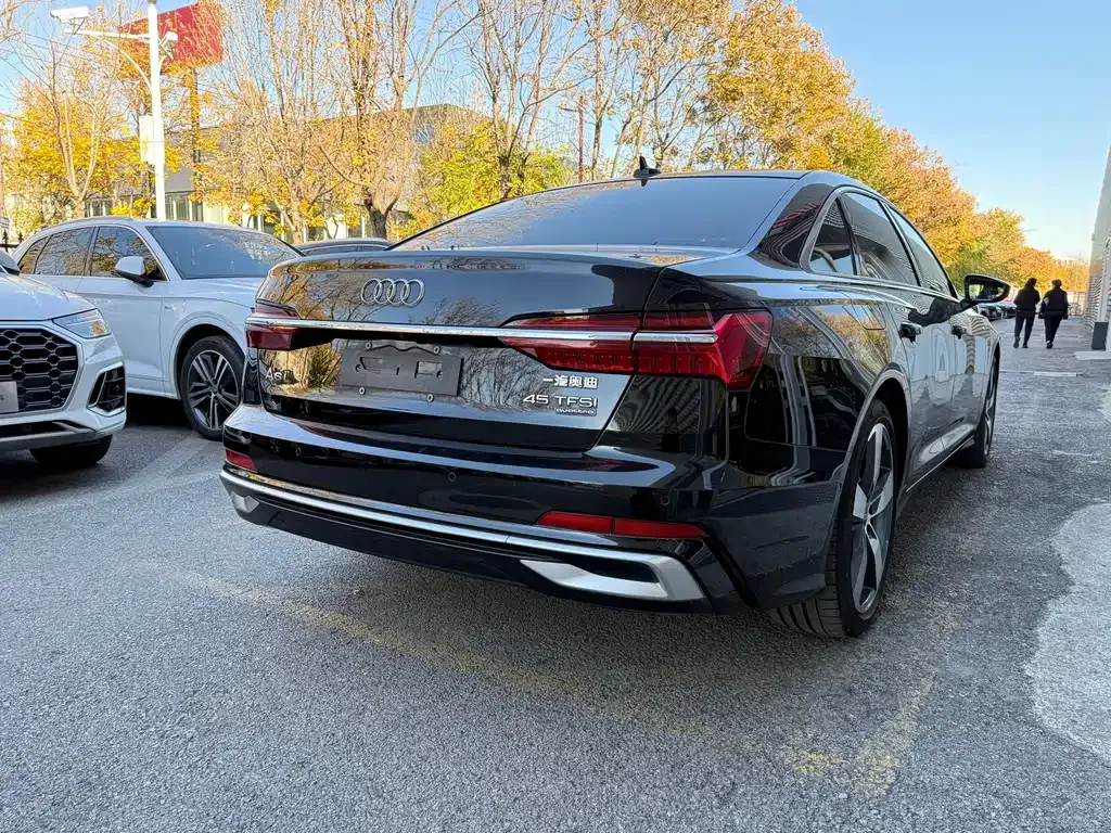 Audi A6L 2023 из CN, фото 10