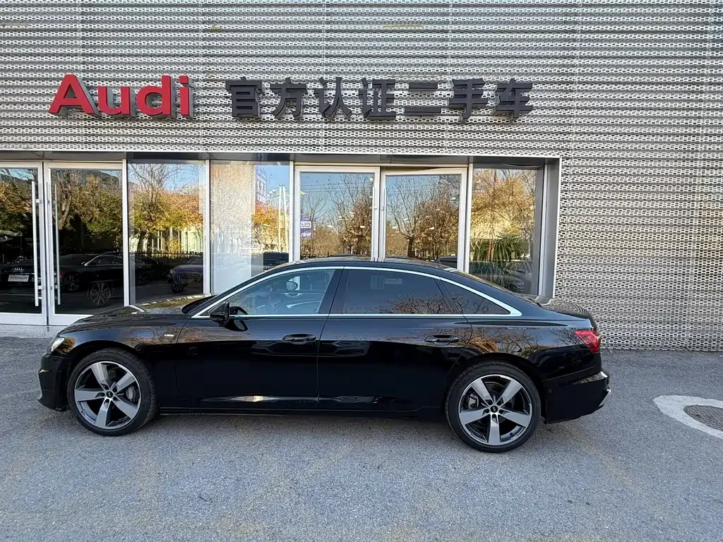 Audi A6L 2023 из CN, фото 4