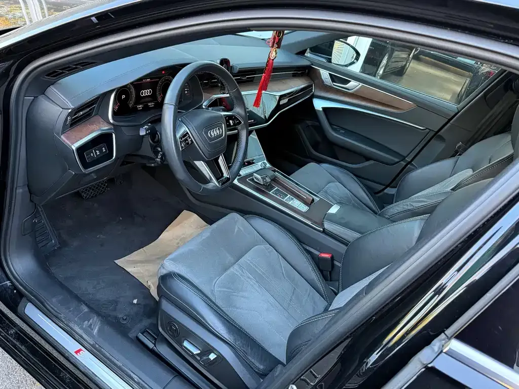 Audi A6L 2023 из CN, фото 6