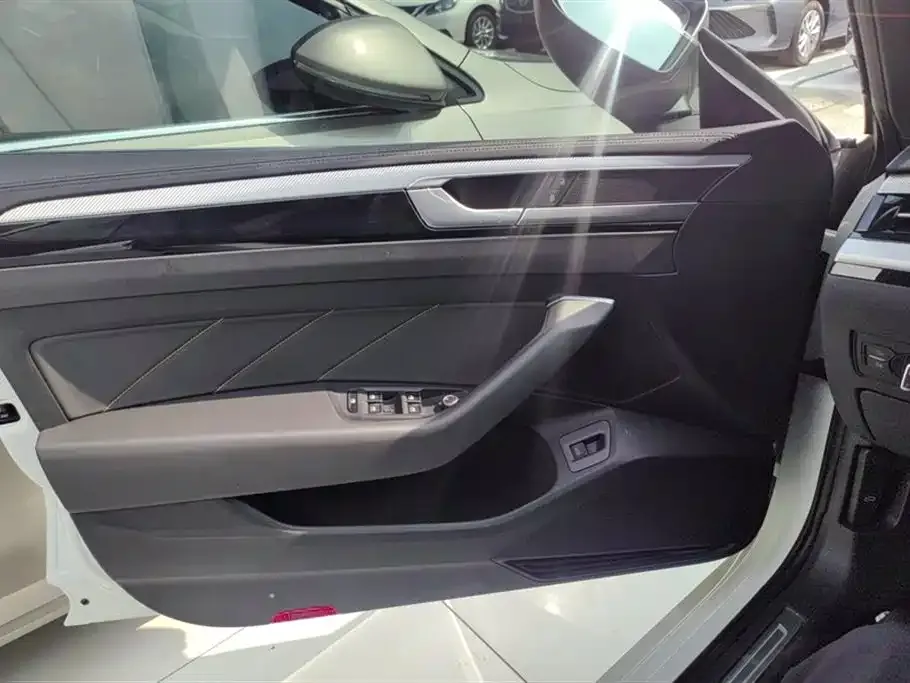 Volkswagen CC 2024 из CN, фото 7