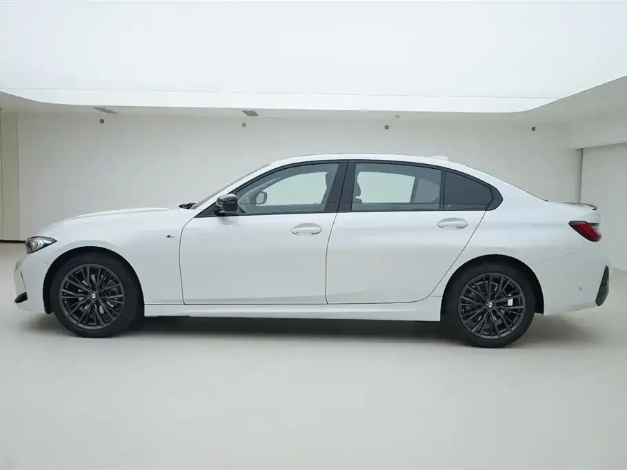 BMW 3 Series 2024 из CN, фото 3