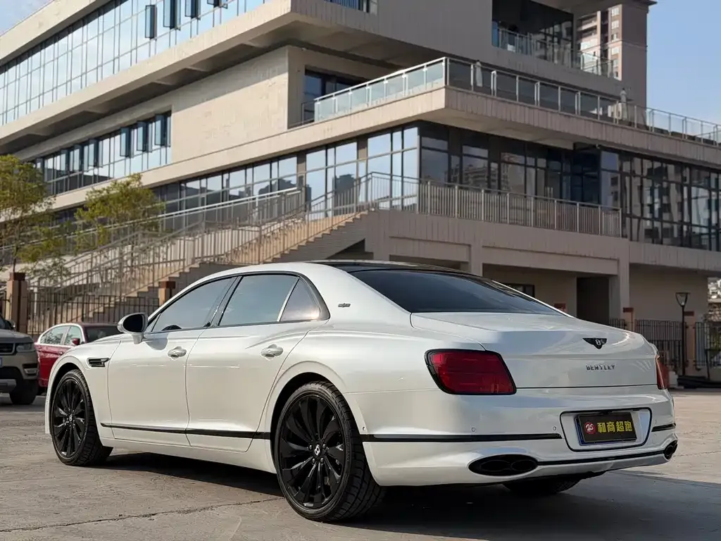Bentley Flying Spur 2021 из CN, фото 4