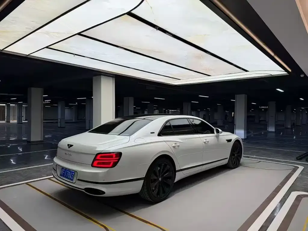 Bentley Flying Spur 2021 из CN, фото 6