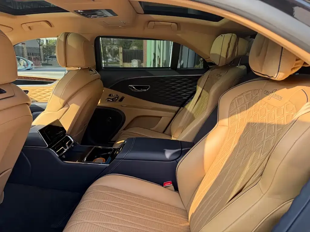 Bentley Flying Spur 2021 из CN, фото 8