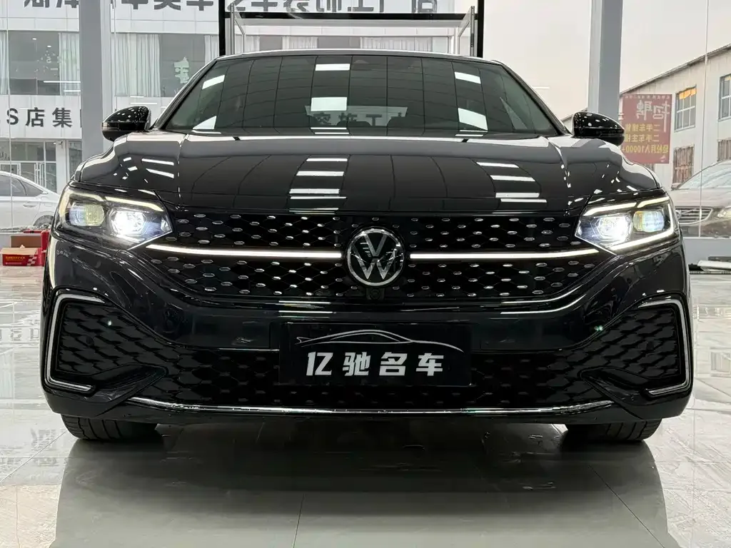 Volkswagen Passat 2024 из CN, фото 2