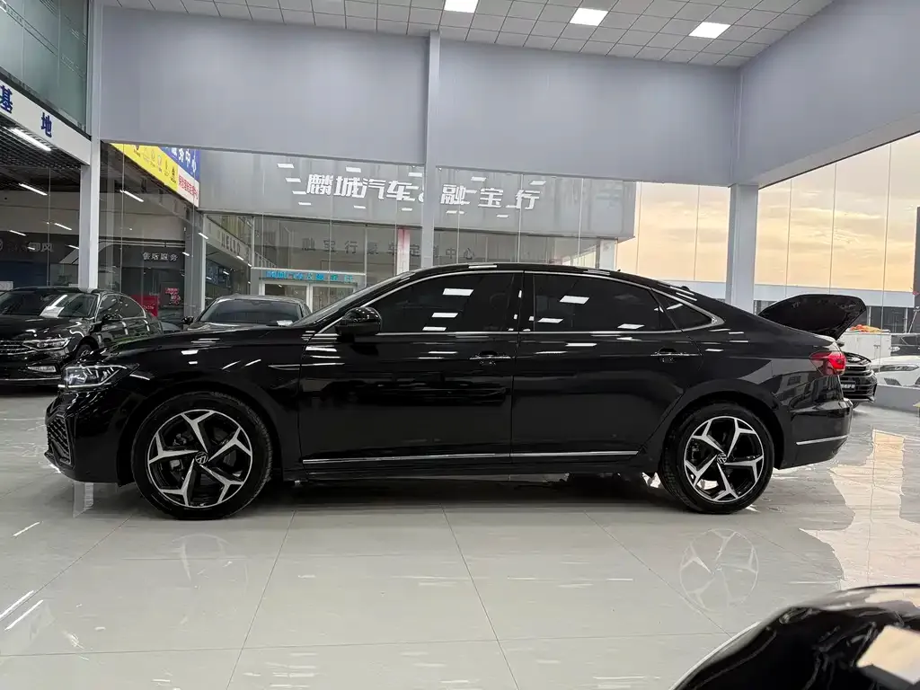 Volkswagen Passat 2024 из CN, фото 4