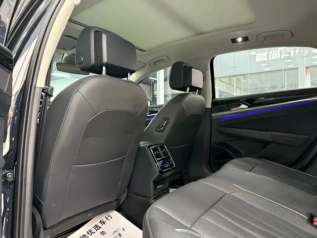 Volkswagen Passat 2024 из CN, фото 9