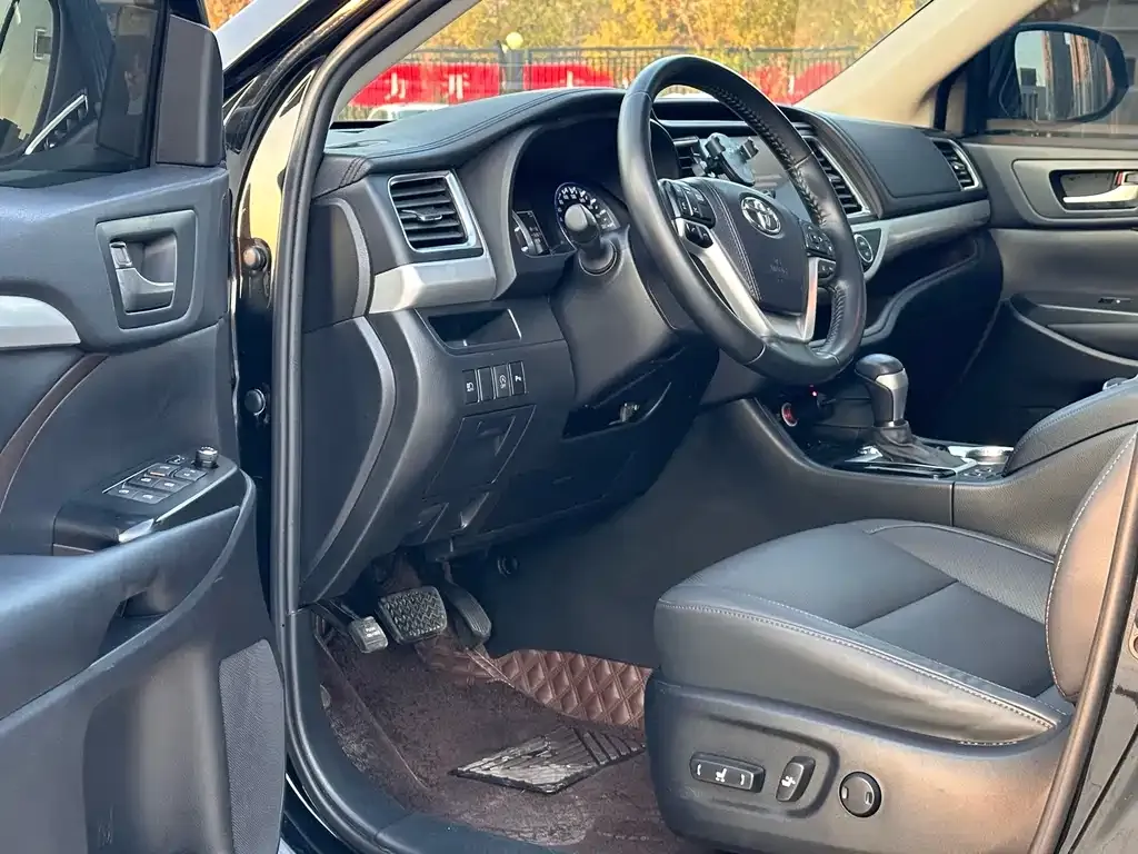 Toyota Highlander 2021 из CN, фото 4