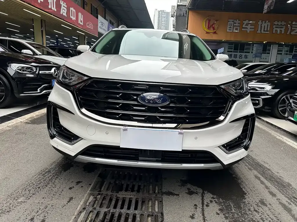 Ford Edge 2022 из CN, фото 2