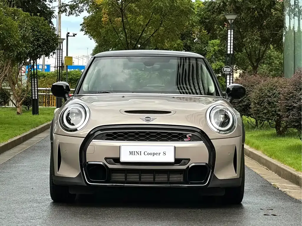 MINI Cooper (3-door) 2022 из CN, фото 2