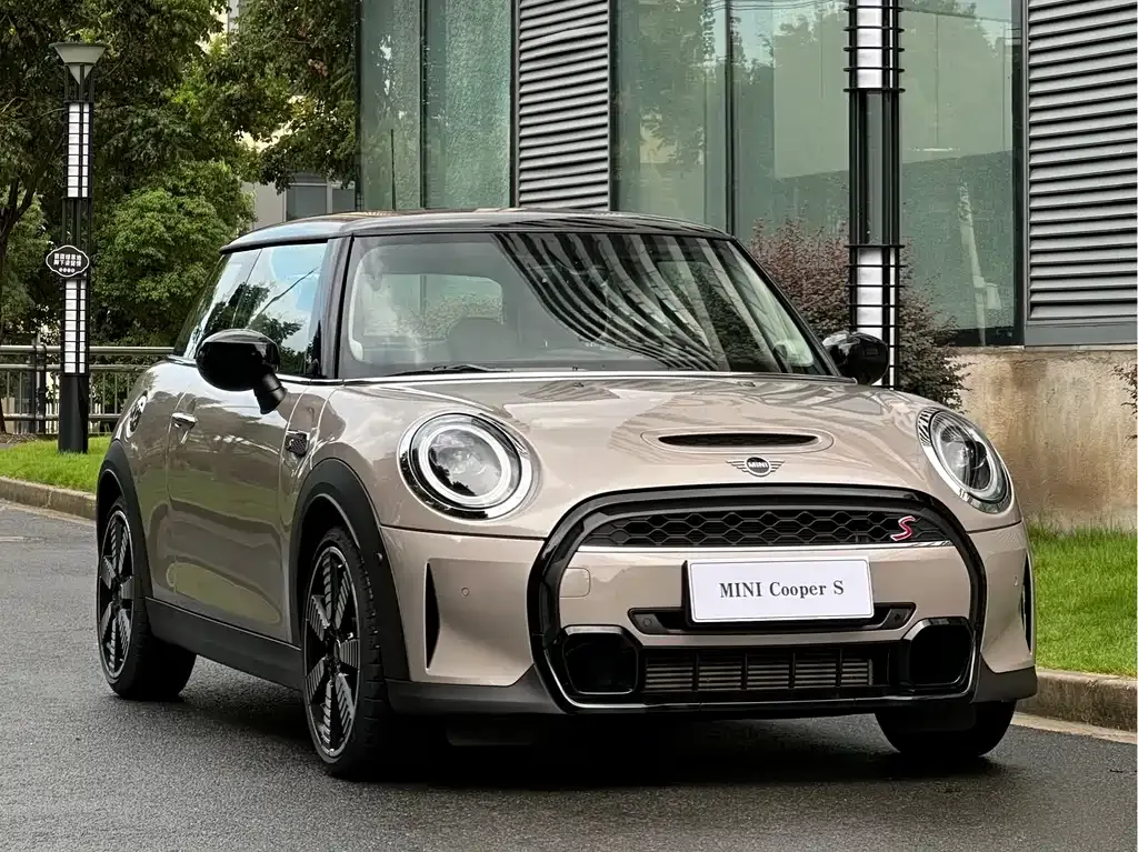 MINI Cooper (3-door) 2022 из CN, фото 3