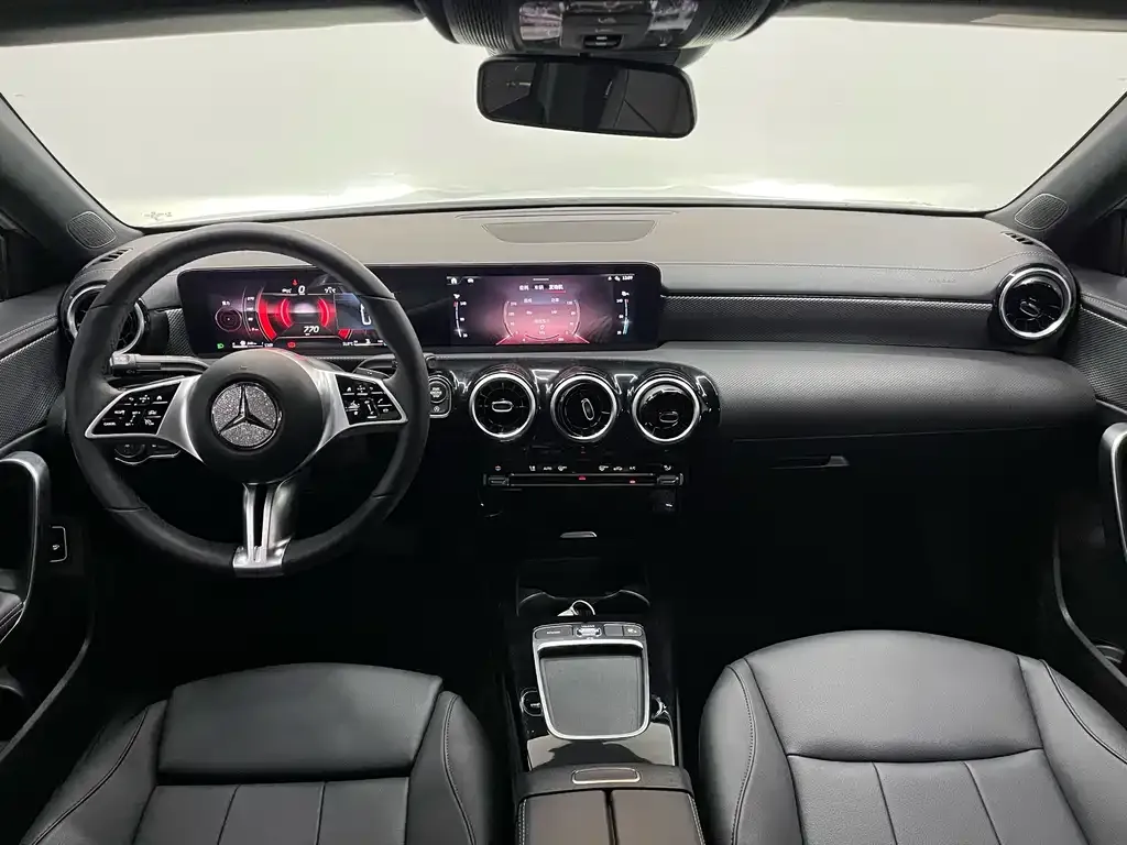 Mercedes-Benz A-Class 2023 из CN, фото 10